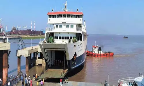 Maharashtra: सरकार गणेश चतुर्थी के लिए मुंबई से गोवा तक रो-रो बोट सेवा की योजना बना रही Maharashtra: सरकार गणेश चतुर्थी के लिए मुंबई से गोवा तक रो-रो बोट सेवा की योजना बना रही