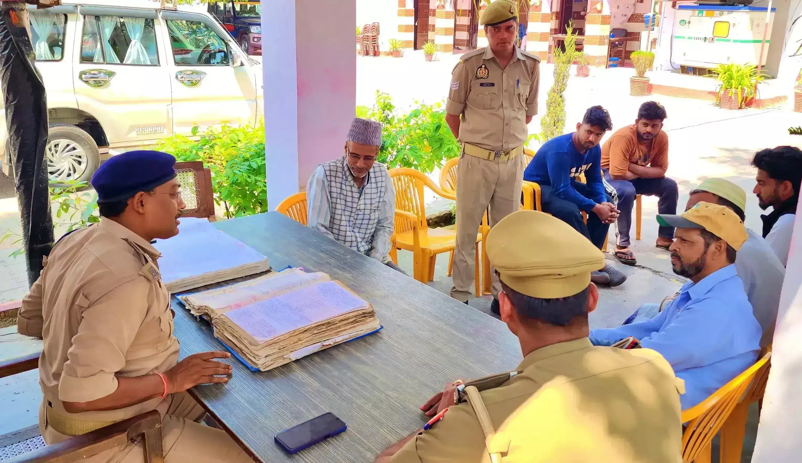 Sambhal: संभल पुलिस ‘नेजा मेला’ पर रोक के बाद अलर्ट हुई Sambhal: संभल पुलिस ‘नेजा मेला’ पर रोक के बाद अलर्ट हुई