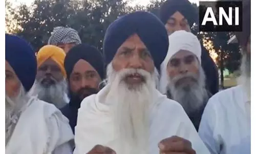 किसानों पर हो रहे अत्याचार के खिलाफ प्रदर्शन करेंगे: किसान नेता Satnam Singh Pannu किसानों पर हो रहे अत्याचार के खिलाफ प्रदर्शन करेंगे: किसान नेता Satnam Singh Pannu