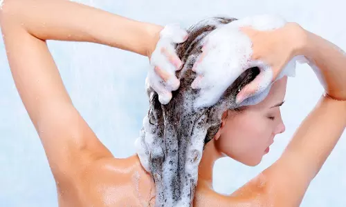 Hair Care: अपने हेयर टाइप के अनुसार सही शैंपू चुनें Hair Care: अपने हेयर टाइप के अनुसार सही शैंपू चुनें