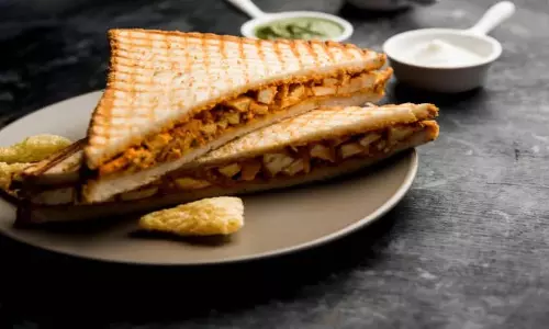 Onion and Cucumber Sandwich: प्याज और खीरे की मदद से मिनटों में तैयार करें सैंडविच Onion and Cucumber Sandwich: प्याज और खीरे की मदद से मिनटों में तैयार करें सैंडविच