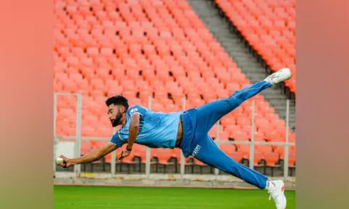 Mohammed Siraj ने जीटी के इंट्रा-स्क्वाड मैच के दौरान मियां मैजिक दिखाया Mohammed Siraj ने जीटी के इंट्रा-स्क्वाड मैच के दौरान मियां मैजिक दिखाया