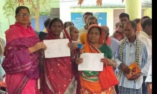 Odisha सरकार ने पांच लाख अयोग्य राशन कार्ड धारकों के नाम रद्द किए Odisha सरकार ने पांच लाख अयोग्य राशन कार्ड धारकों के नाम रद्द किए