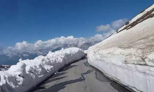 Traveling : मार्च में बर्फीले पहाड़ी का मज़ा यहां