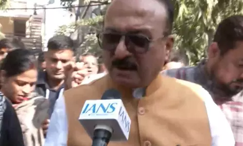 दिल्ली सरकार में मंत्री आशीष सूद ने सुनी लोगों की समस्याएं