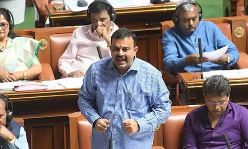विधानसभा में उठा रान्या राव, हनीट्रैप मामला: विपक्षी दलों ने सरकार के खिलाफ निकाली भड़ास विधानसभा में उठा रान्या राव, हनीट्रैप मामला: विपक्षी दलों ने सरकार के खिलाफ निकाली भड़ास
