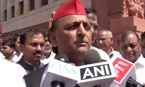 अखिलेश यादव ने नागपुर हिंसा पर RSS के सुनील आंबेकर की आलोचना की अखिलेश यादव ने नागपुर हिंसा पर RSS के सुनील आंबेकर की आलोचना की