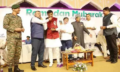 Hyderabad पुलिस ने चौमहल्ला पैलेस में दावत ए इफ्तार का आयोजन किया