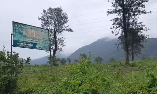 भूमि मुआवज़ा: सरकार का निर्णय न्यायालय के निर्णय के अधीन