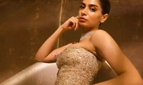 khushi kapoor की गोल्डन ड्रेस ने मचाया तहलका khushi kapoor की गोल्डन ड्रेस ने मचाया तहलका