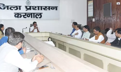 Haryana : करनाल डीसी ने मृतक मतदाताओं के नाम हटाने पर दिया जोर Haryana : करनाल डीसी ने मृतक मतदाताओं के नाम हटाने पर दिया जोर