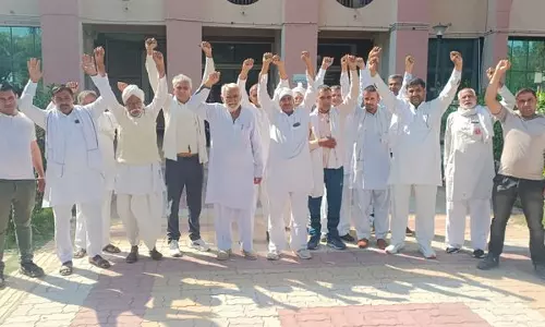 किसानों ने खेतों से गुजरने वाली IOCL पाइपलाइन के लिए किसानों ने खेतों से गुजरने वाली IOCL पाइपलाइन के लिए