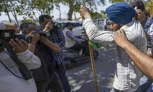 Panjab: पंजाब में किसानों की गिरफ्तारी के खिलाफ राज्यव्यापी प्रदर्शन Panjab: पंजाब में किसानों की गिरफ्तारी के खिलाफ राज्यव्यापी प्रदर्शन