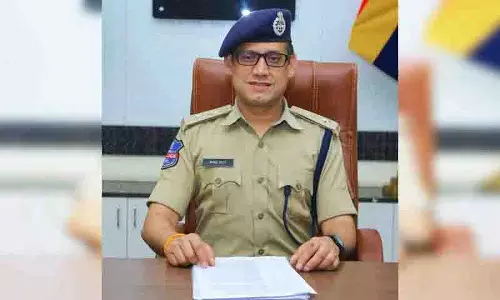धोखाधड़ी के आरोप में तीन रियल एस्टेट एजेंट गिरफ्तार, Khammam में एक महीने में ऐसा तीसरा मामला धोखाधड़ी के आरोप में तीन रियल एस्टेट एजेंट गिरफ्तार, Khammam में एक महीने में ऐसा तीसरा मामला