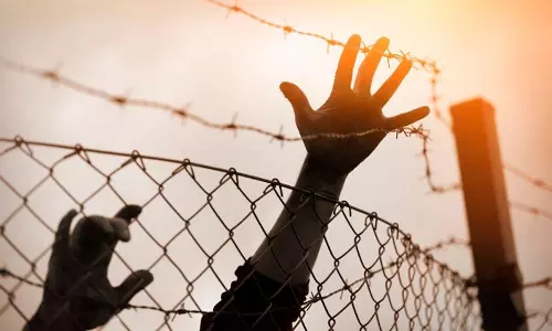 Kathua में अंतरराष्ट्रीय सीमा पर पाकिस्तानी घुसपैठिया पकड़ा गया Kathua में अंतरराष्ट्रीय सीमा पर पाकिस्तानी घुसपैठिया पकड़ा गया