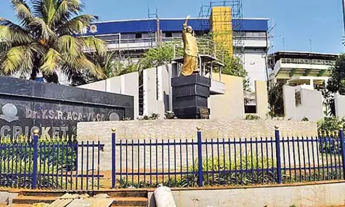 Andhra : उपराष्ट्रपति विशाखापत्तनम क्रिकेट स्टेडियम का नाम बदलने की जल्दी में