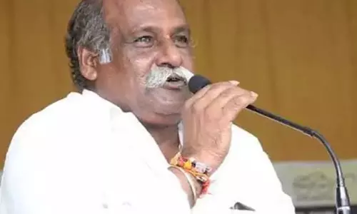 वेलागापुडी रामकृष्ण बाबू: रामानायडू स्टूडियो की जमीन वापस ली जानी चाहिए