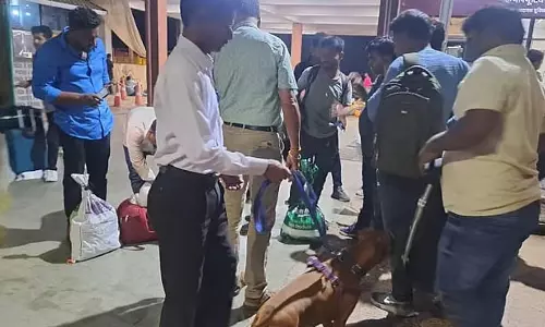 Goa पुलिस ने तटीय क्षेत्रों में औचक निरीक्षण-छापेमारी के साथ नशीली दवाओं के खिलाफ अभियान तेज किया Goa पुलिस ने तटीय क्षेत्रों में औचक निरीक्षण-छापेमारी के साथ नशीली दवाओं के खिलाफ अभियान तेज किया