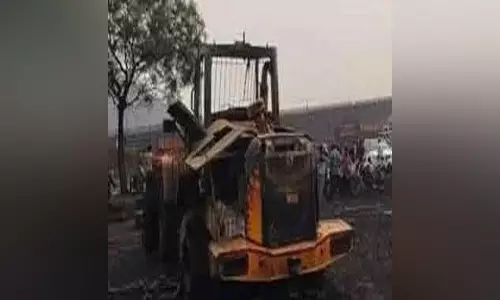 अपराधियों का हमला, एक को गोली मारी, भारी वाहन में लगाई आग अपराधियों का हमला, एक को गोली मारी, भारी वाहन में लगाई आग
