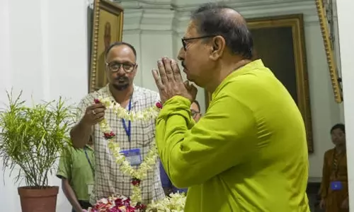 भाजपा विधायकों ने विधानसभा अध्यक्ष Biman Banerjee के इस्तीफे की मांग की