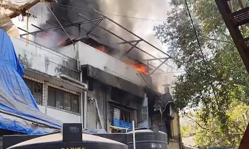Maharashtra : अंधेरी ईस्ट के न्यू इंडस्ट्रियल एस्टेट में भीषण आग लगी Maharashtra : अंधेरी ईस्ट के न्यू इंडस्ट्रियल एस्टेट में भीषण आग लगी