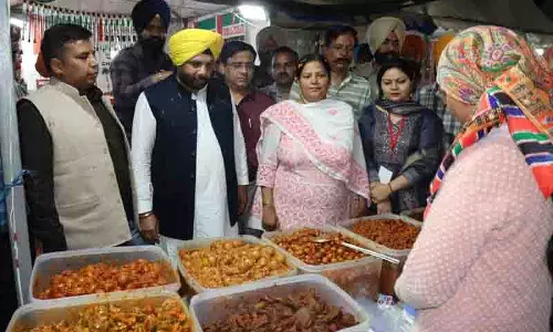 Saras Mela का तीसरा दिन, कारीगरों को मिल रही सुविधाओं की जानकारी नहीं Saras Mela का तीसरा दिन, कारीगरों को मिल रही सुविधाओं की जानकारी नहीं