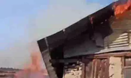 Anantnag में आग लगने से कई घर जलकर खाक