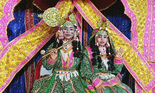 श्रीकृष्ण के बाल लीला को देखने के लिए उमड़ी श्रद्धालुओं की भीड़
