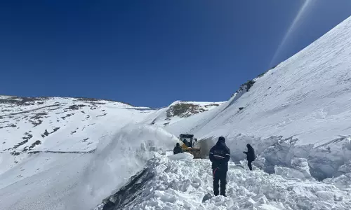 BRO ने लेह-मनाली राष्ट्रीय राजमार्ग पर बर्फ हटाने का काम किया शुरू