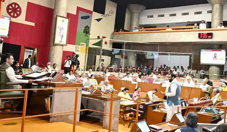 हरियाणा विधानसभा में हंगामे के बीच कई अहम विधेयक पारित, 26 मार्च तक कार्यवाही स्थगित हरियाणा विधानसभा में हंगामे के बीच कई अहम विधेयक पारित, 26 मार्च तक कार्यवाही स्थगित