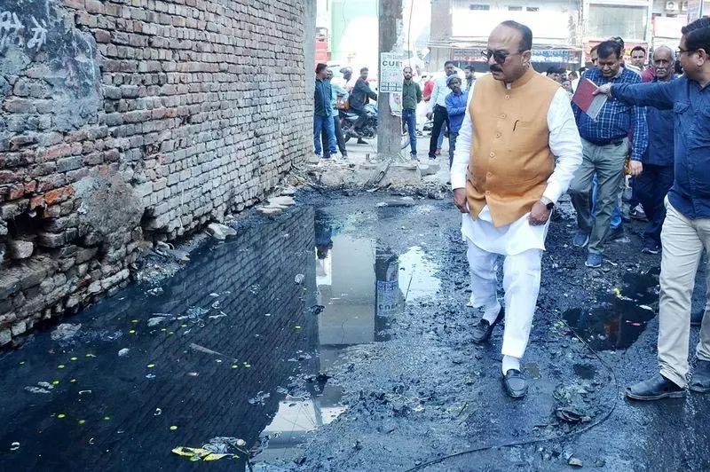 मंत्री सिरसा, सूद ने राजौरी गार्डन, जनकपुरी, उत्तम नगर का दौरा किया मंत्री सिरसा, सूद ने राजौरी गार्डन, जनकपुरी, उत्तम नगर का दौरा किया