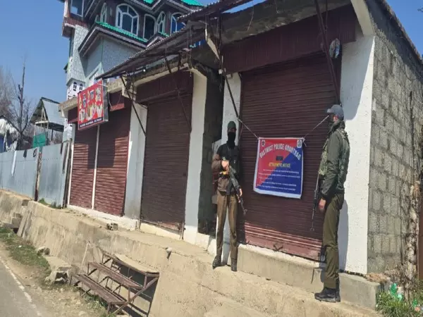 Anantnag Police ने ड्रग तस्करों की 75 लाख रुपये की संपत्ति जब्त की Anantnag Police ने ड्रग तस्करों की 75 लाख रुपये की संपत्ति जब्त की
