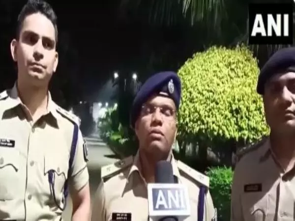 Patna में पुलिस मुठभेड़ में वांछित अपराधी घायल, गिरफ्तारी से बचने की कोशिश कर रहा था Patna में पुलिस मुठभेड़ में वांछित अपराधी घायल, गिरफ्तारी से बचने की कोशिश कर रहा था