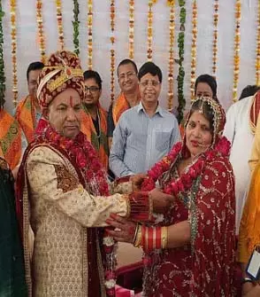UP News : वृद्धाश्रम में गूंजी शहनाई, पढ़े पूरी खबर UP News : वृद्धाश्रम में गूंजी शहनाई, पढ़े पूरी खबर