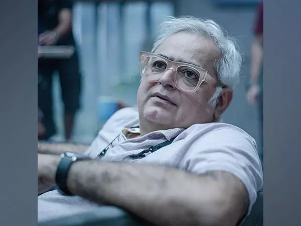 हंसल मेहता श्रीलंकाई कॉमेडी Tantigo के रीमेक पर काम करेंगे हंसल मेहता श्रीलंकाई कॉमेडी Tantigo के रीमेक पर काम करेंगे