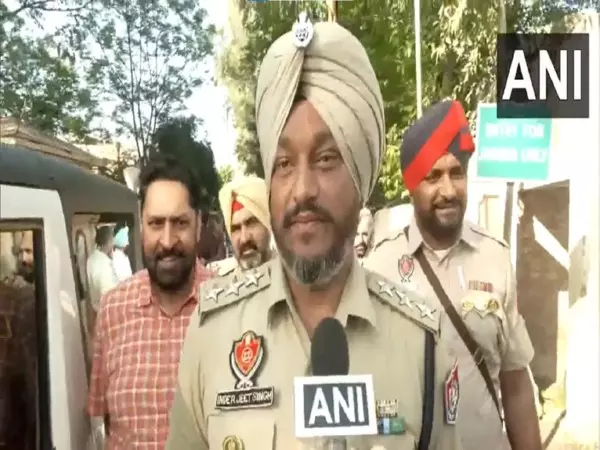 Punjab court ने अजनाला स्टेशन पर हमला मामले में वारिस पंजाब दे प्रमुख के सात सहयोगियों को पुलिस हिरासत में भेजा Punjab court ने अजनाला स्टेशन पर हमला मामले में वारिस पंजाब दे प्रमुख के सात सहयोगियों को पुलिस हिरासत में भेजा
