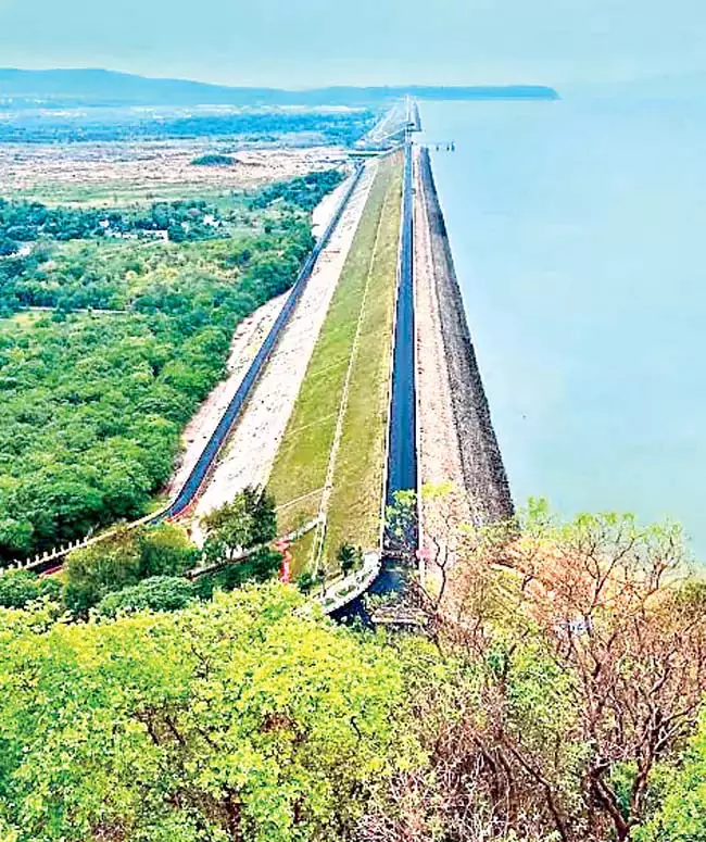 Odisha: हीराकुंड की क्षमता घट रही Odisha: हीराकुंड की क्षमता घट रही