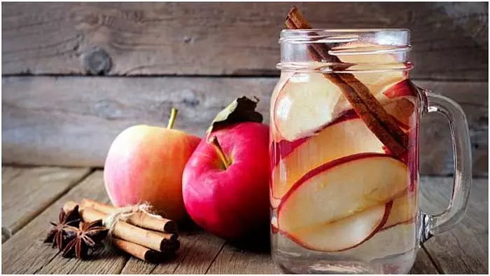 Summer Drinks: गर्मियों में मिनटों में पानी से तैयार करें ये ड्रिंक्स, स्वाद के साथ-साथ हाइड्रेट रहेगा शरीर Summer Drinks: गर्मियों में मिनटों में पानी से तैयार करें ये ड्रिंक्स, स्वाद के साथ-साथ हाइड्रेट रहेगा शरीर