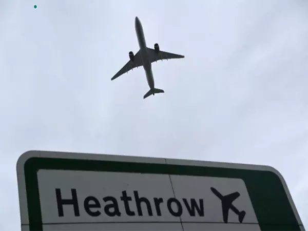 UK: हीथ्रो एयरपोर्ट ने बिजली आपूर्ति बाधित होने के कारण पूर्ण बंद की घोषणा की UK: हीथ्रो एयरपोर्ट ने बिजली आपूर्ति बाधित होने के कारण पूर्ण बंद की घोषणा की