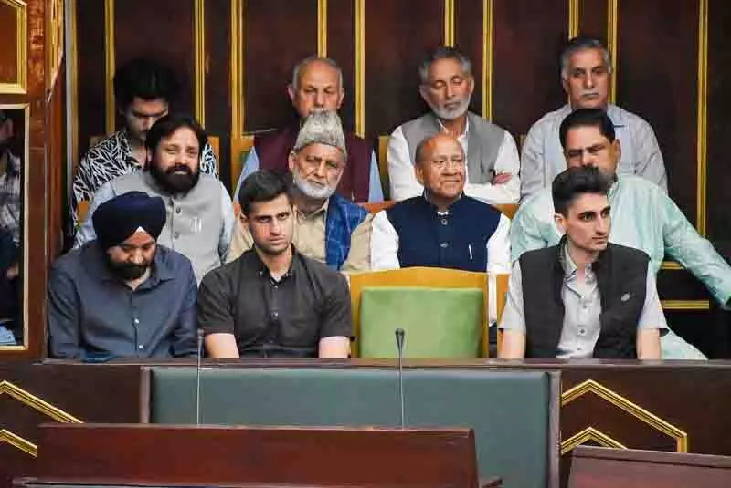 CM: सैटेलाइट टाउनशिप में बाहरी लोगों को बसाने का कोई इरादा नहीं CM: सैटेलाइट टाउनशिप में बाहरी लोगों को बसाने का कोई इरादा नहीं