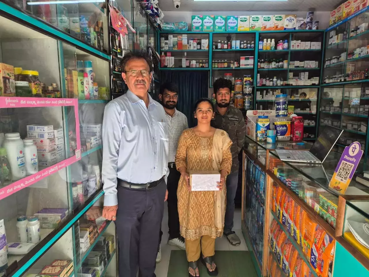 तेलंगाना DCA ने भ्रामक विज्ञापनों वाली आयुर्वेदिक दवाएं जब्त की तेलंगाना DCA ने भ्रामक विज्ञापनों वाली आयुर्वेदिक दवाएं जब्त की