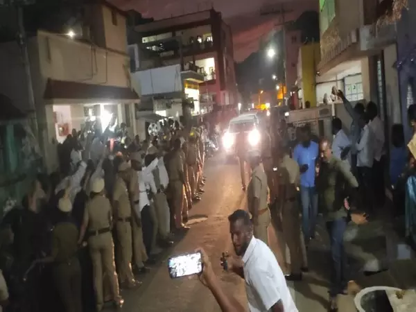 PFI-SDPI case: ईडी ने कोयंबटूर से वहीदुर रहमान जैनुल्लाबुदीन को गिरफ्तार किया PFI-SDPI case: ईडी ने कोयंबटूर से वहीदुर रहमान जैनुल्लाबुदीन को गिरफ्तार किया