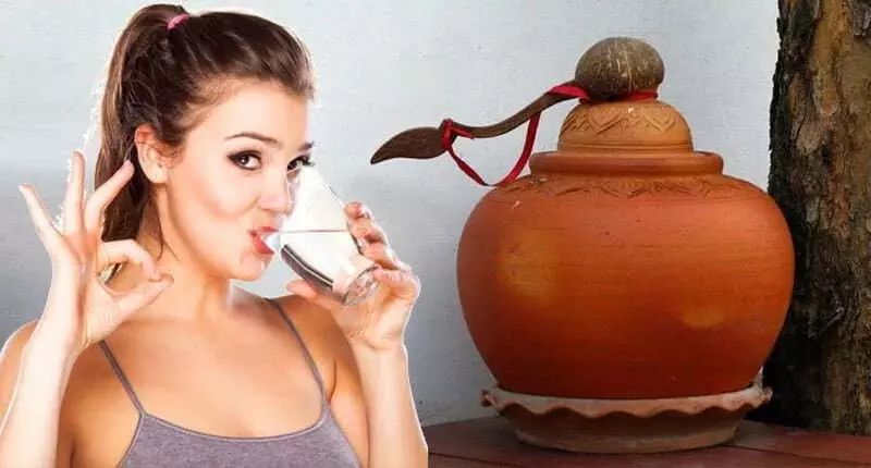 Healthy Life : मटके का पानी: सेहत के लिए एक प्राकृतिक वरदान Healthy Life : मटके का पानी: सेहत के लिए एक प्राकृतिक वरदान