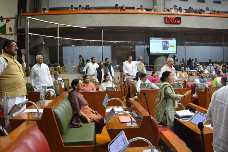 Haryana : विपक्ष के युवा नेताओं ने फीके बजट के लिए सरकार पर निशाना साधा Haryana : विपक्ष के युवा नेताओं ने फीके बजट के लिए सरकार पर निशाना साधा