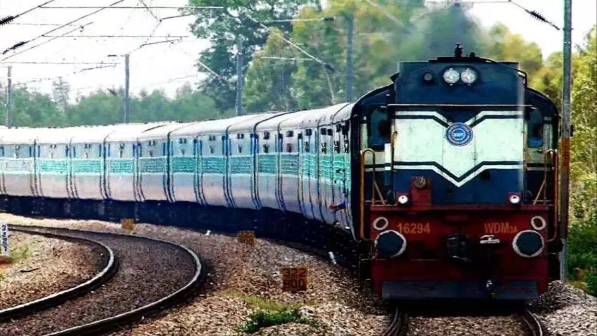 Indian Railway : अब सिर्फ इनको मिलेगी ट्रेन की लोअर बर्थ Indian Railway : अब सिर्फ इनको मिलेगी ट्रेन की लोअर बर्थ