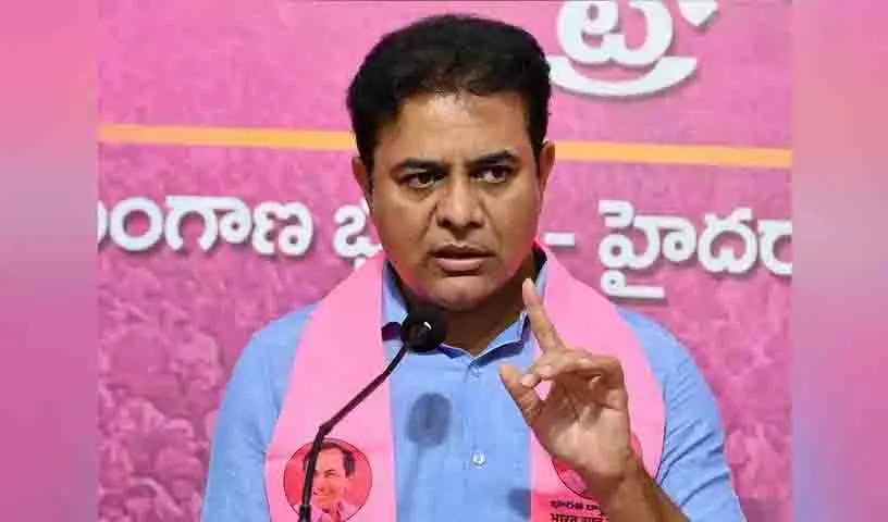 केटीआर ने Adilabad CCI फैक्ट्री उपकरणों की नीलामी को लेकर भाजपा, कांग्रेस की आलोचना की केटीआर ने Adilabad CCI फैक्ट्री उपकरणों की नीलामी को लेकर भाजपा, कांग्रेस की आलोचना की