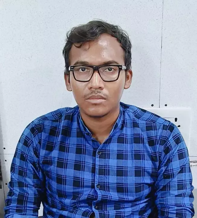 Odisha : क्रिकेट सट्टेबाजी के लिए सरकारी धन के गबन के आरोप में पीईओ गिरफ्तार Odisha : क्रिकेट सट्टेबाजी के लिए सरकारी धन के गबन के आरोप में पीईओ गिरफ्तार