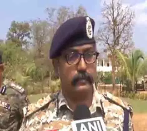 कई सफल नक्सल ऑपरेशन में रहे शामिल: बस्तर IG ने DRG जवान राजू ओयाम को दी श्रद्धांजलि कई सफल नक्सल ऑपरेशन में रहे शामिल: बस्तर IG ने DRG जवान राजू ओयाम को दी श्रद्धांजलि