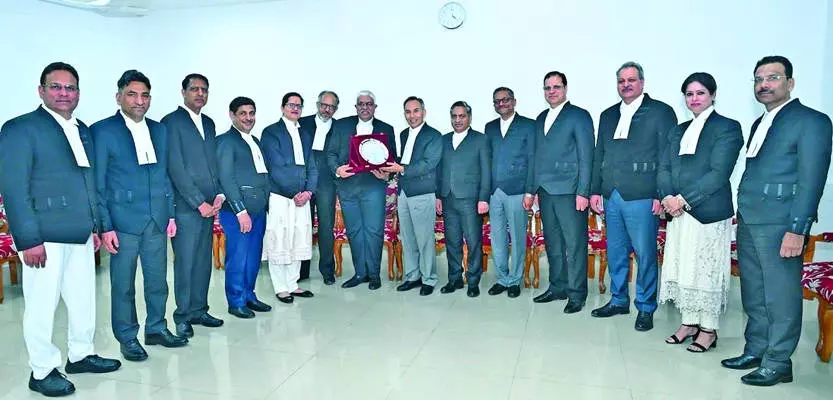 न्यायमूर्ति Atul Shridharan के स्थानांतरण पर पूर्ण न्यायालय संदर्भ आयोजित न्यायमूर्ति Atul Shridharan के स्थानांतरण पर पूर्ण न्यायालय संदर्भ आयोजित