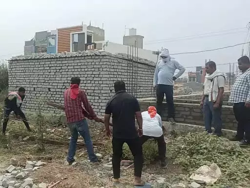 बिना अनुमति के प्लाटिंग पर एक्शन, बुलडोजर की कार्रवाई बिना अनुमति के प्लाटिंग पर एक्शन, बुलडोजर की कार्रवाई